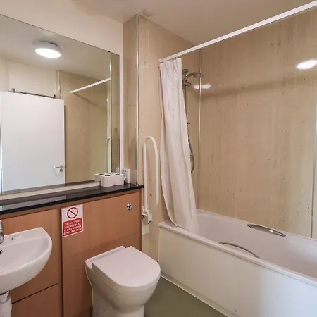 Jubilee First-floor Single Bedroom * Penrith