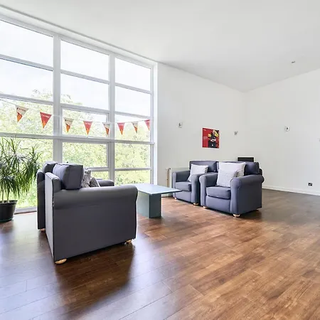 Jubilee First-floor Single Bedroom *